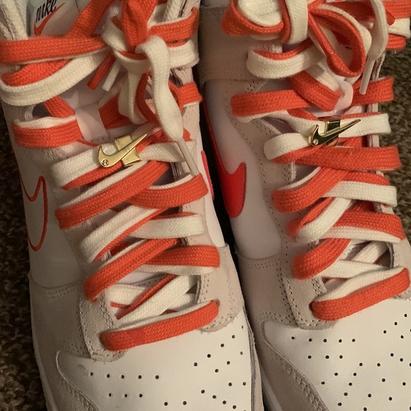 NIKE “First Use” Dunks (high) orange (Womens) - Picture 5 of 6